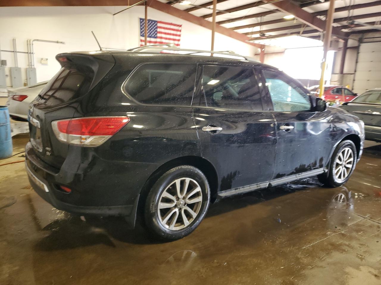 2015 Nissan Pathfinder - Image 3