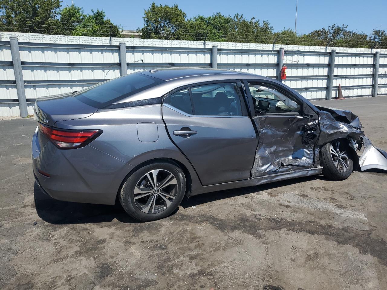2022 Nissan Sentra - Image 3