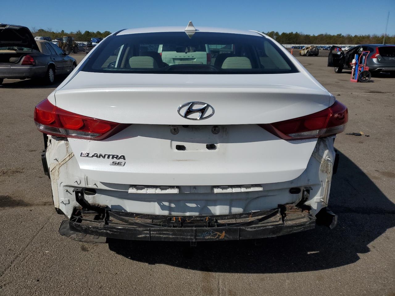 2018 Hyundai Elantra - Image 6