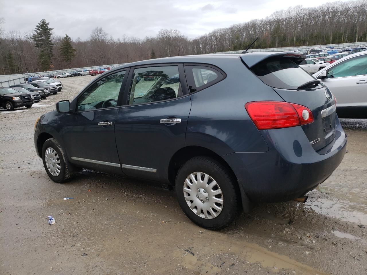 2013 Nissan Rogue - Image 2