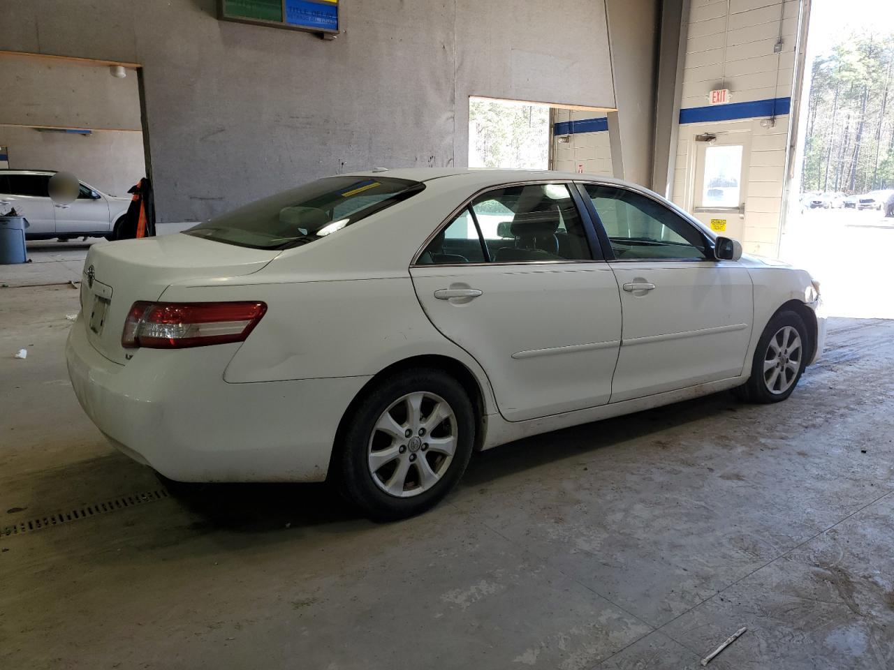 2011 Toyota Camry - Image 3
