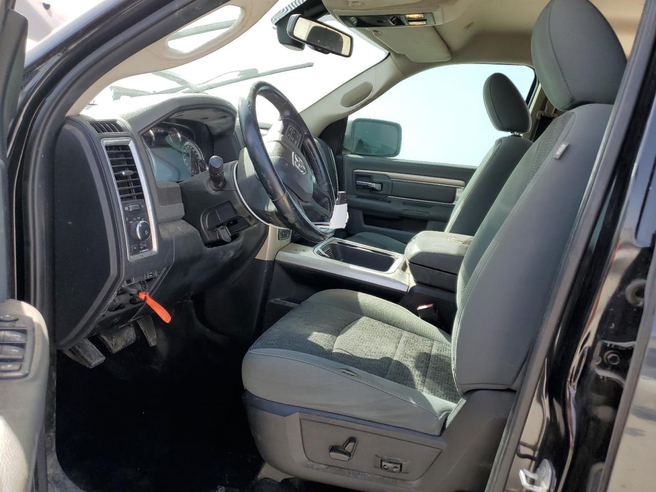 2018 RAM 1500 - Image 7