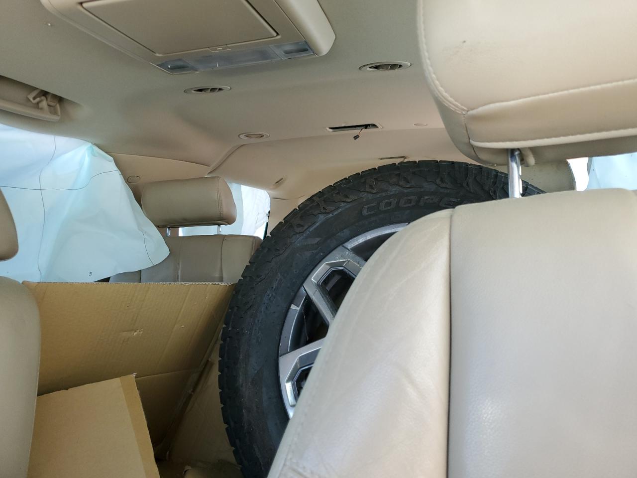 2010 GMC Yukon Xl K1500 Slt VIN: 1GKUKKE32AR290138 Lot: 48740515