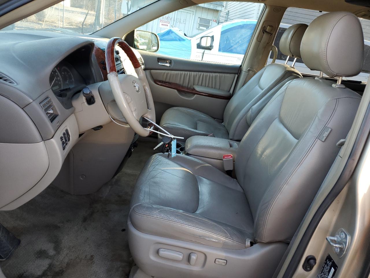 2005 Toyota Sienna - Image 7