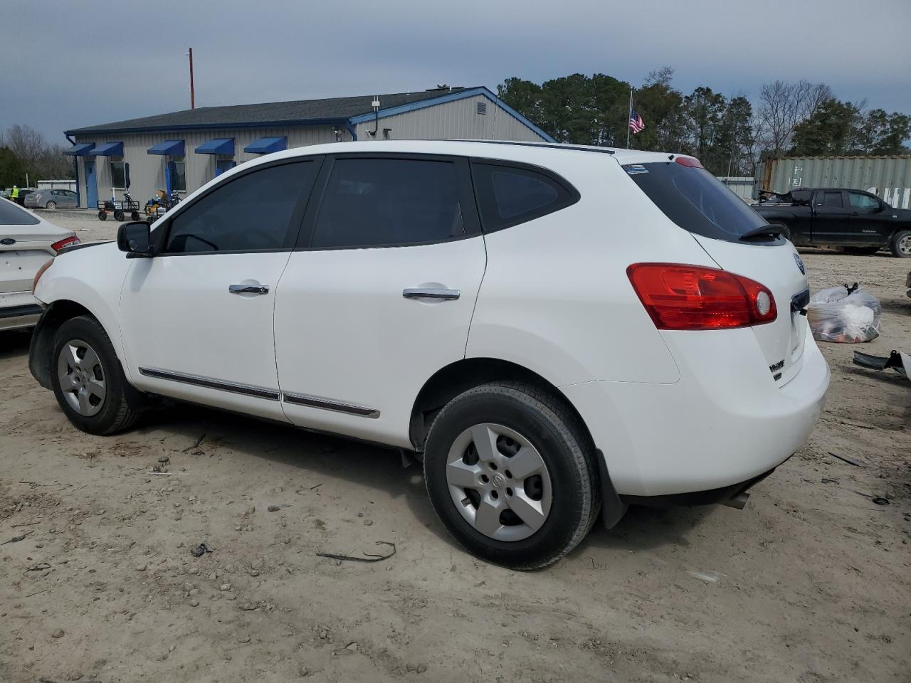 2014 Nissan Rogue - Image 2