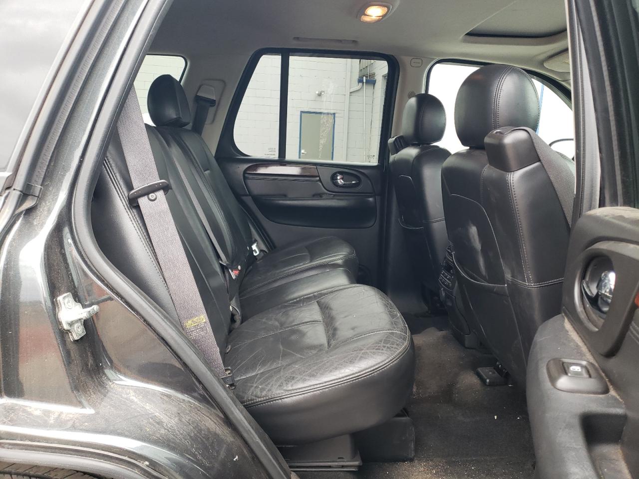 2005 GMC Envoy - Image 11