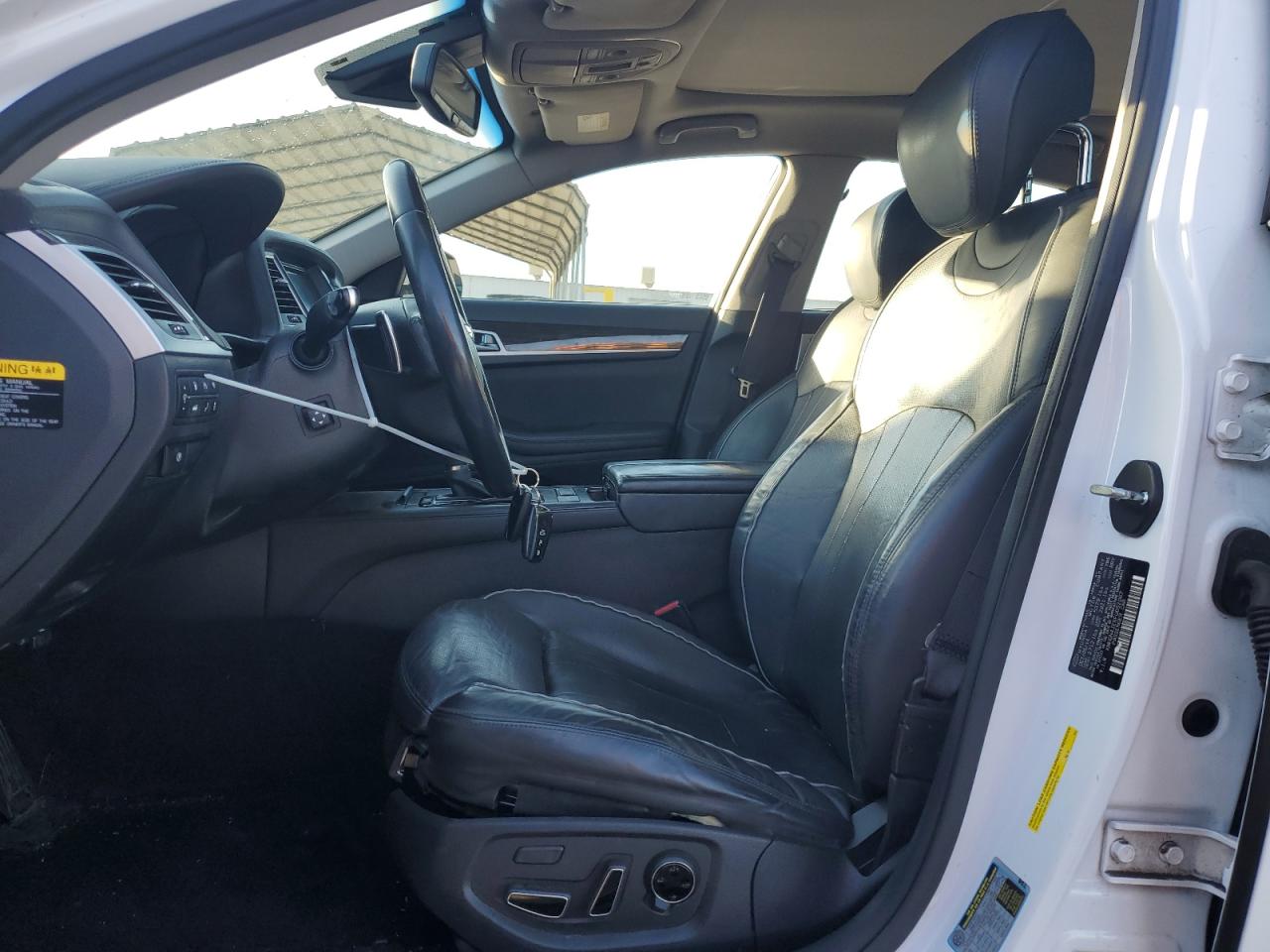 2015 Hyundai Genesis - Image 7