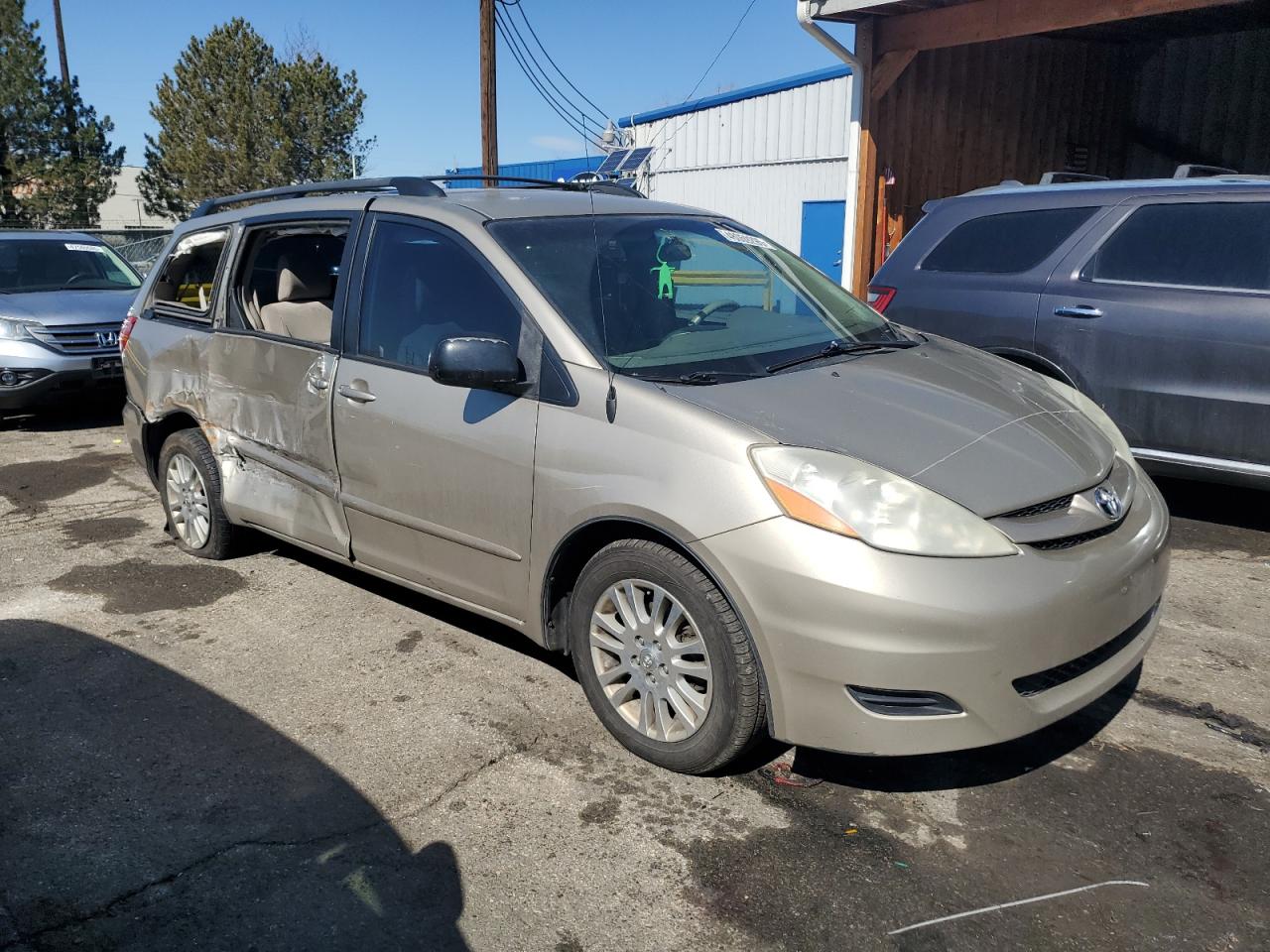 2010 Toyota Sienna - Image 4