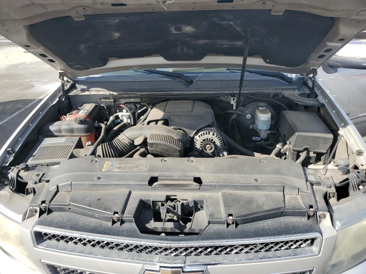 2009 Chevrolet Suburban - Image 12