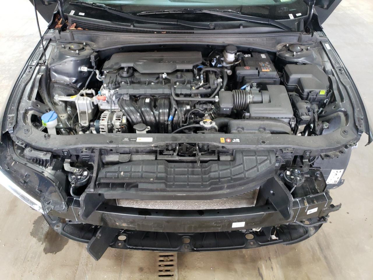 2024 Hyundai Elantra - Image 11