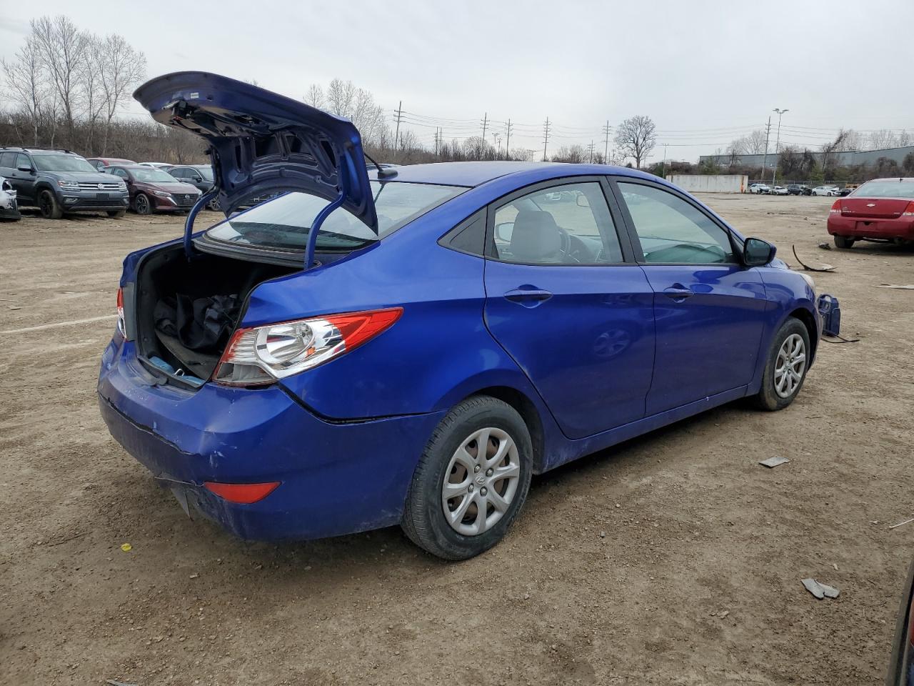 2013 Hyundai Accent - Image 3