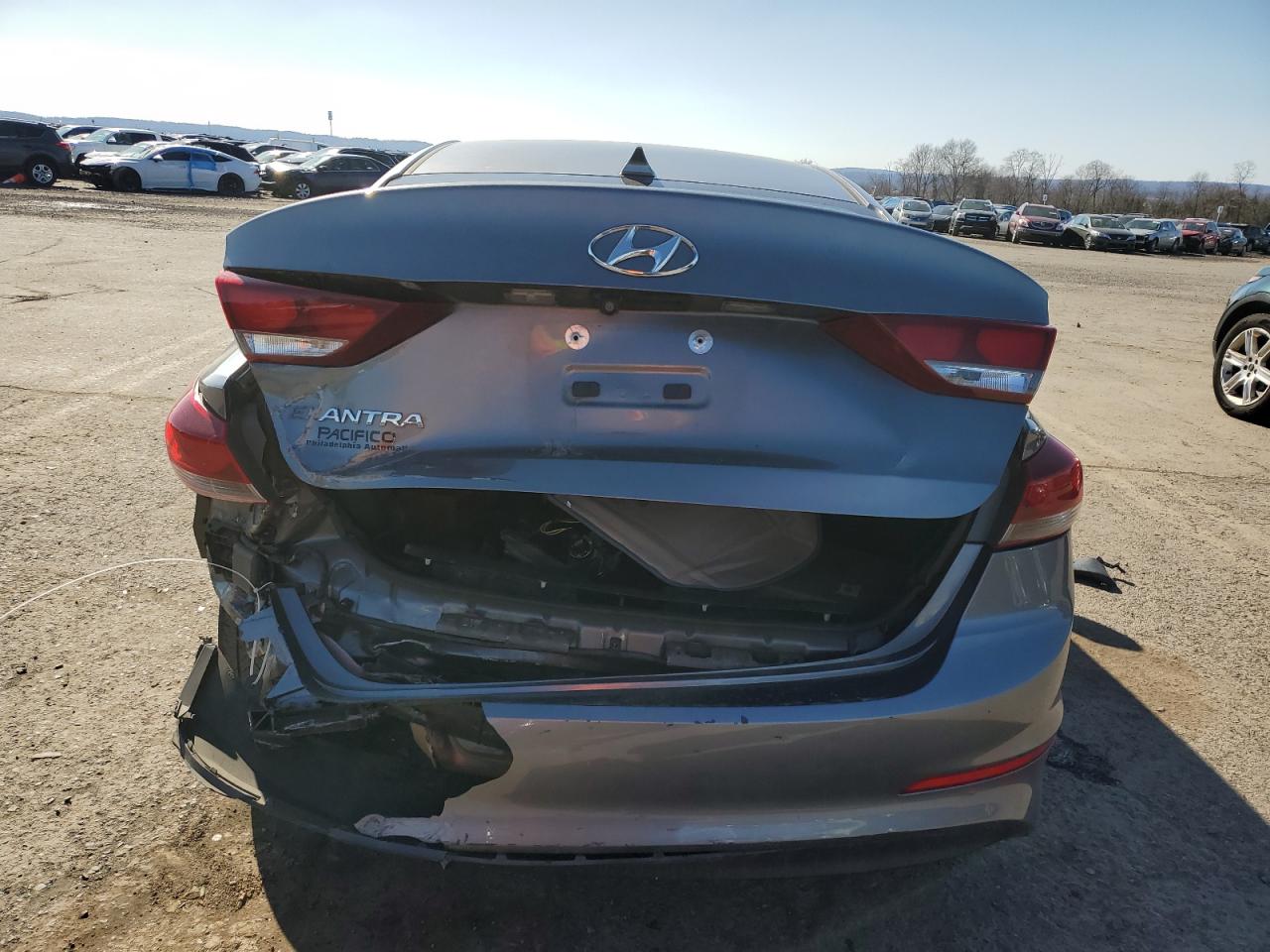 2018 Hyundai Elantra - Image 6