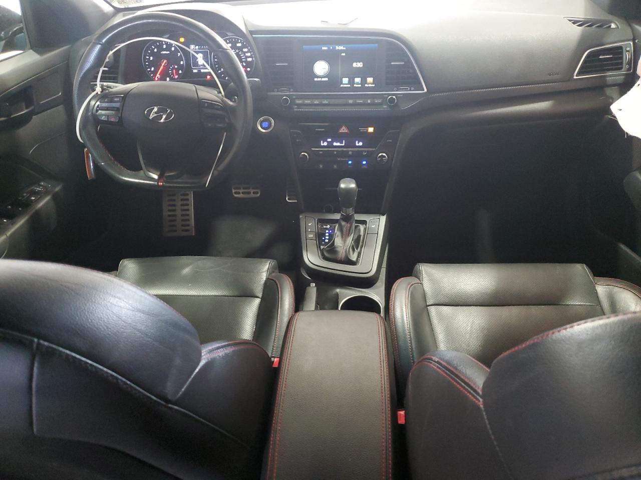 2018 Hyundai Elantra - Image 8