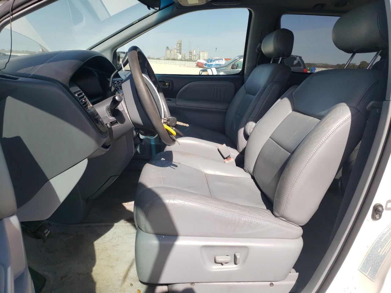 2000 Toyota Sienna - Image 7