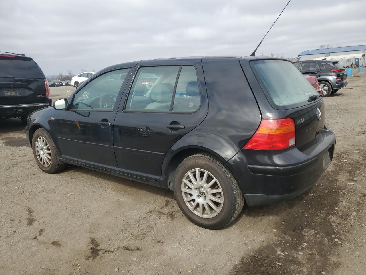 2003 Volkswagen Golf - Image 2