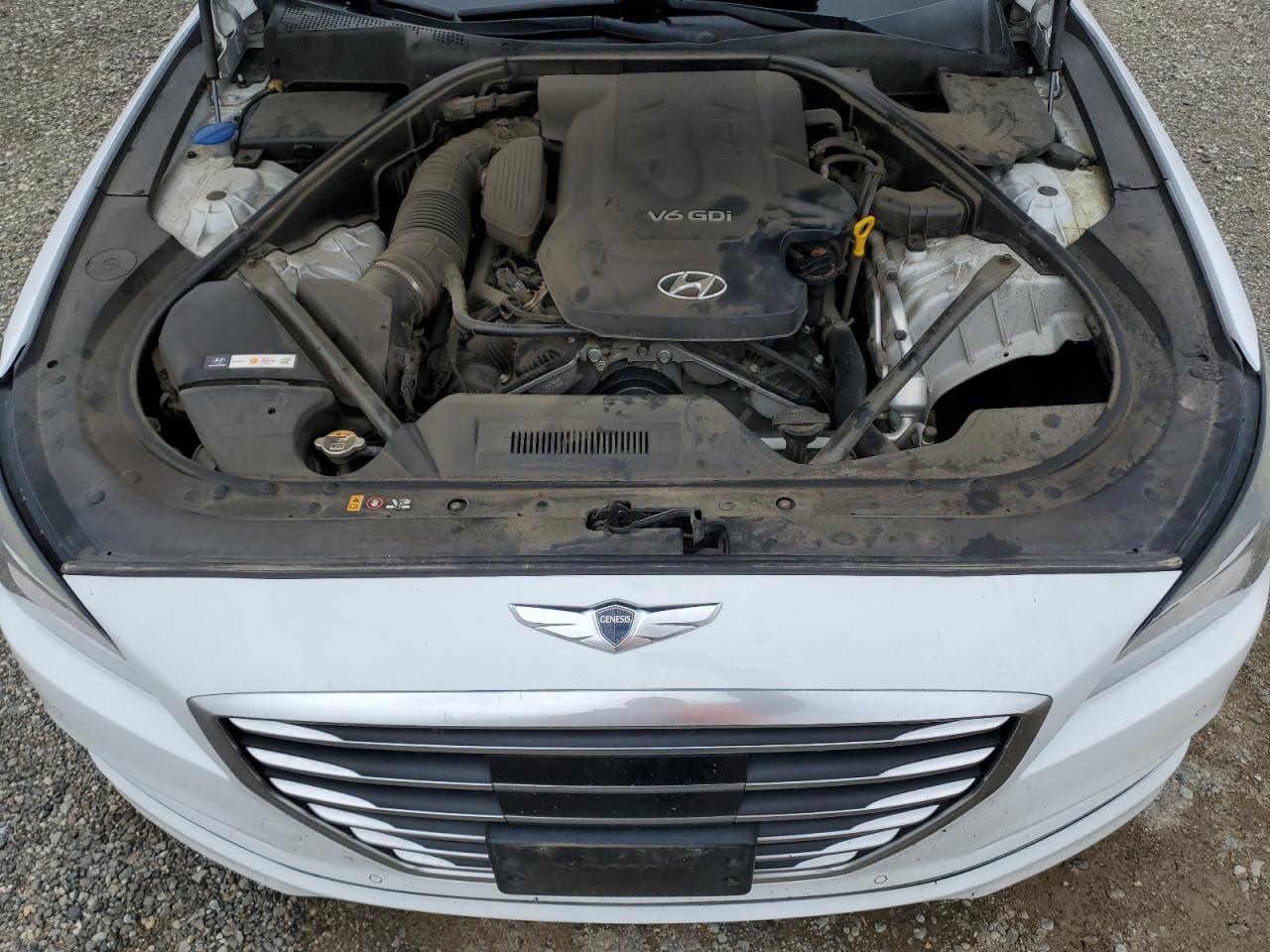 2015 Hyundai Genesis - Image 11