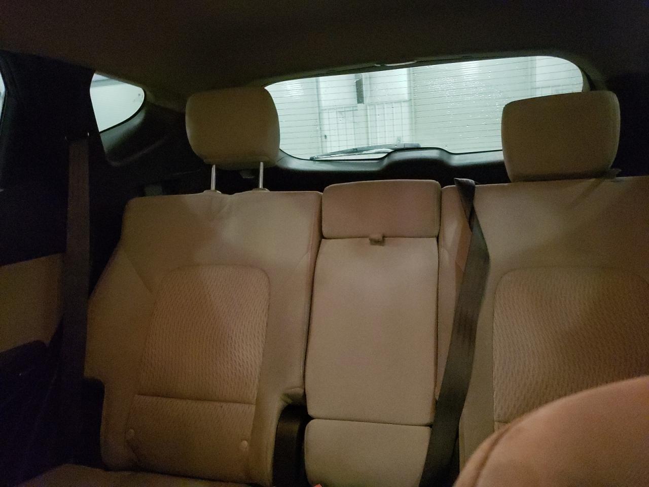 2017 Hyundai Santa Fe - Image 10