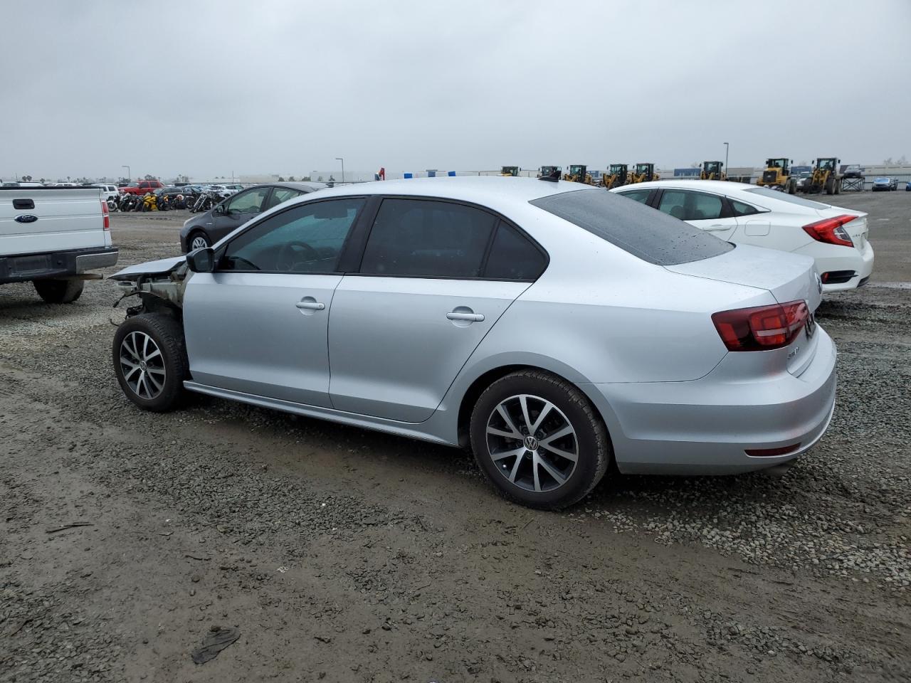 2016 Volkswagen Jetta - Image 2