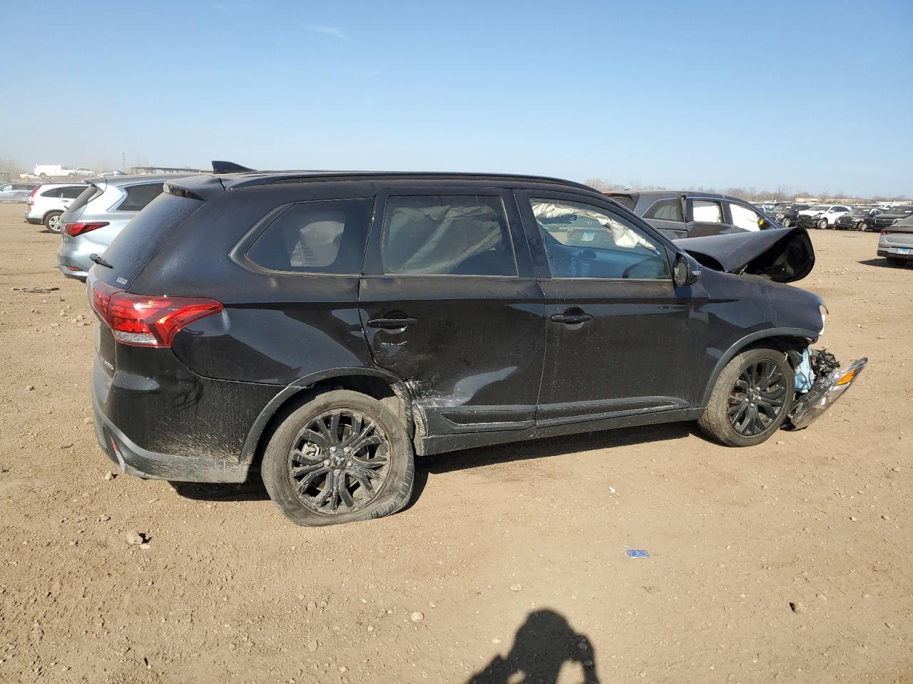 2018 Mitsubishi Outlander - Image 3