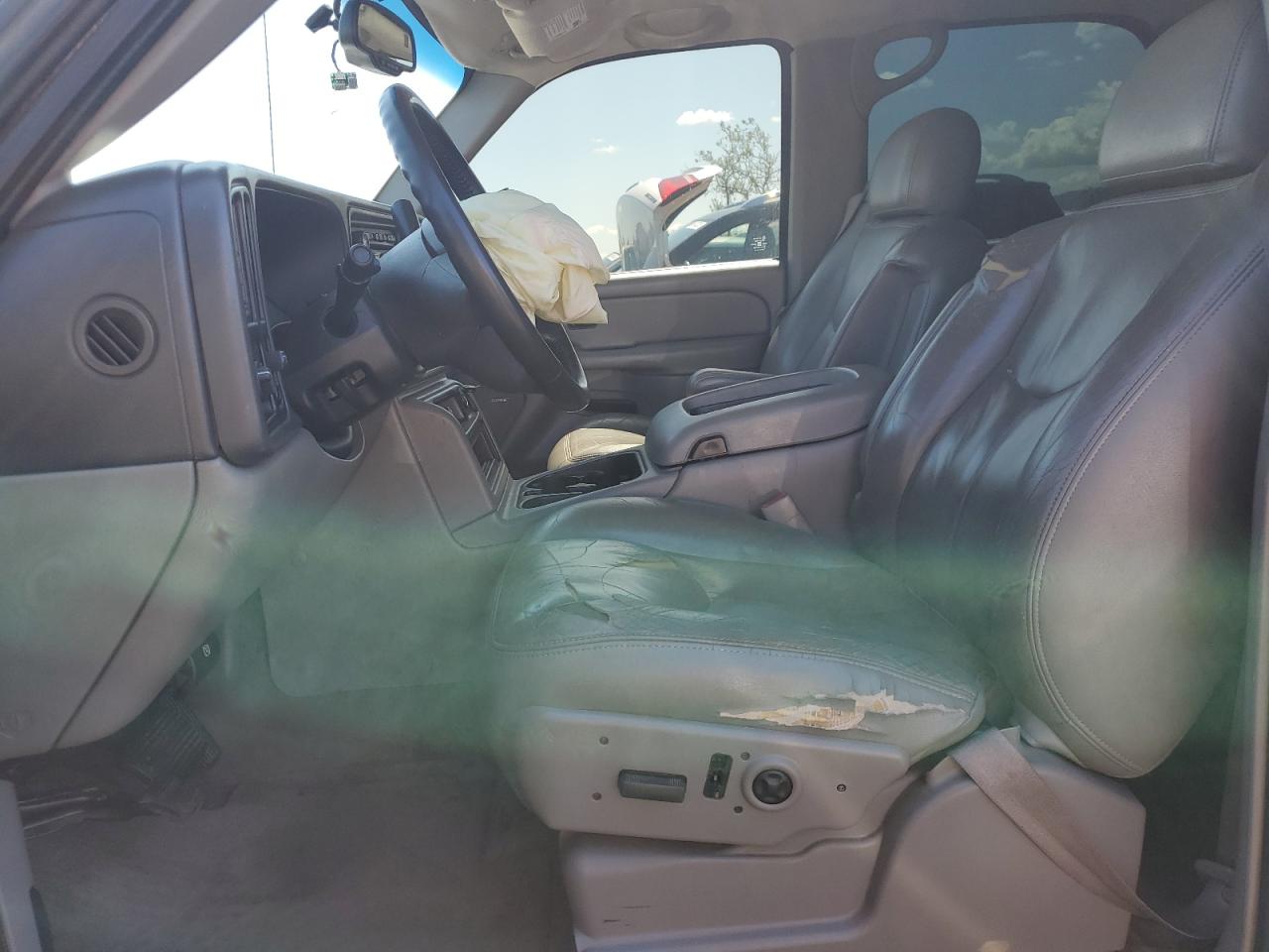2005 Chevrolet Tahoe - Image 7
