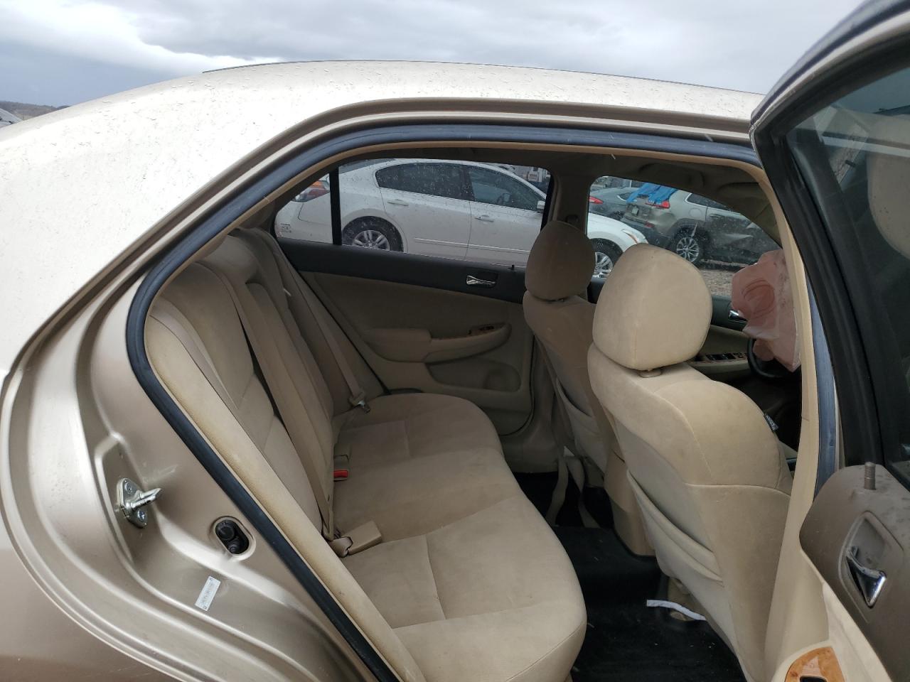 2004 Honda Accord - Image 10