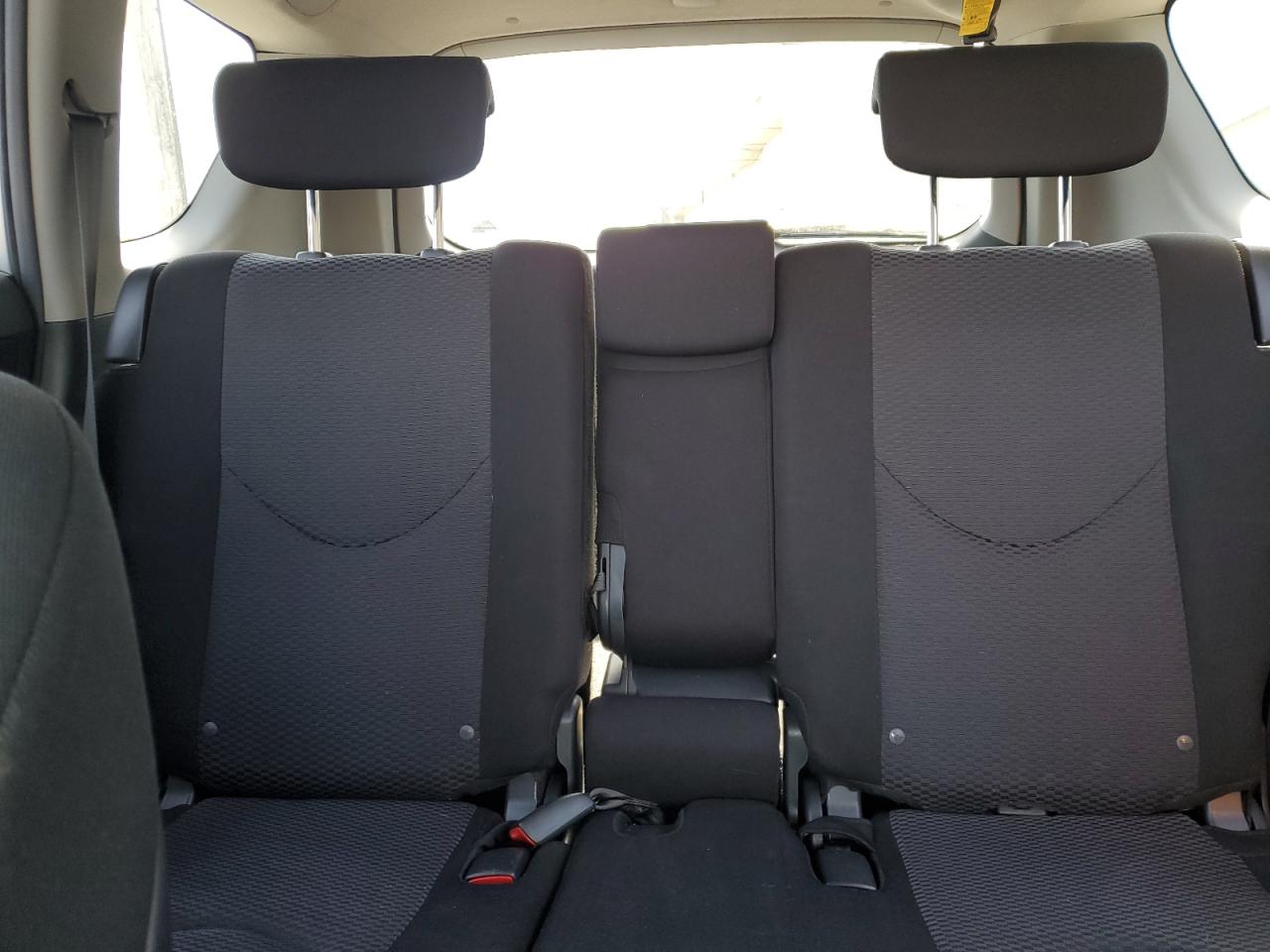 2010 Toyota RAV 4 - Image 10