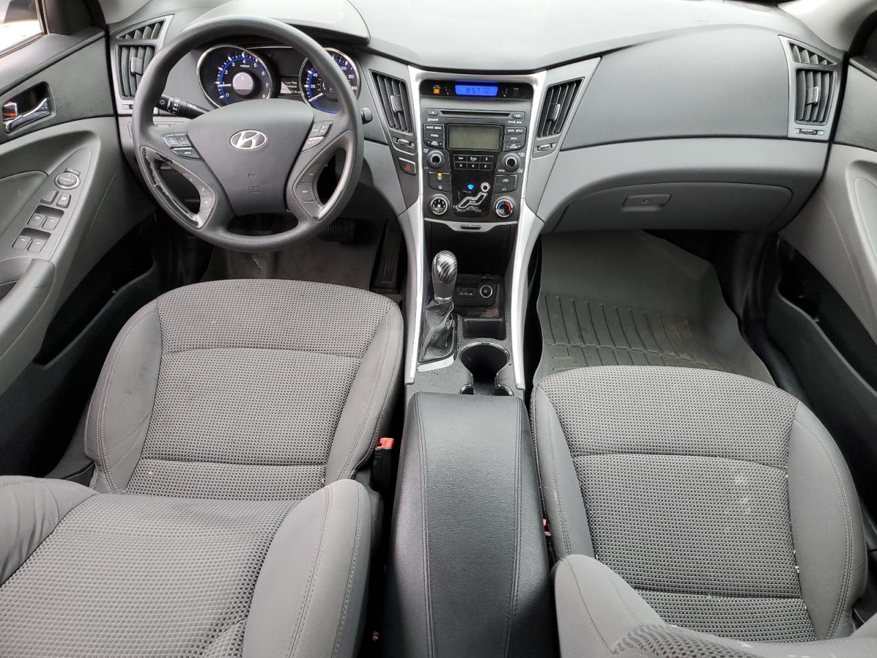 2012 Hyundai Sonata - Image 8