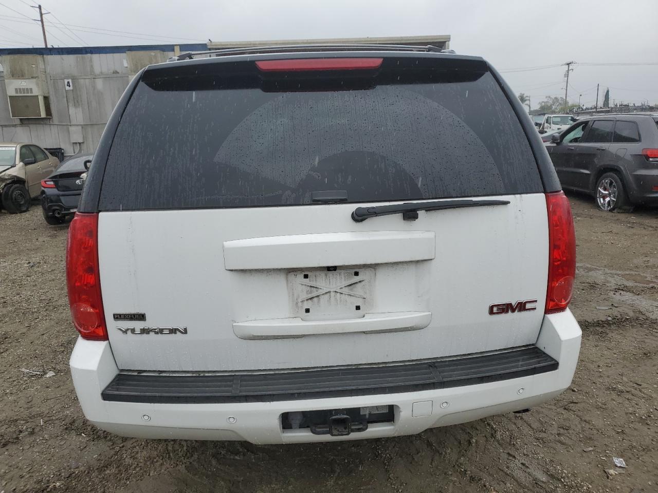 2011 GMC Yukon - Image 6