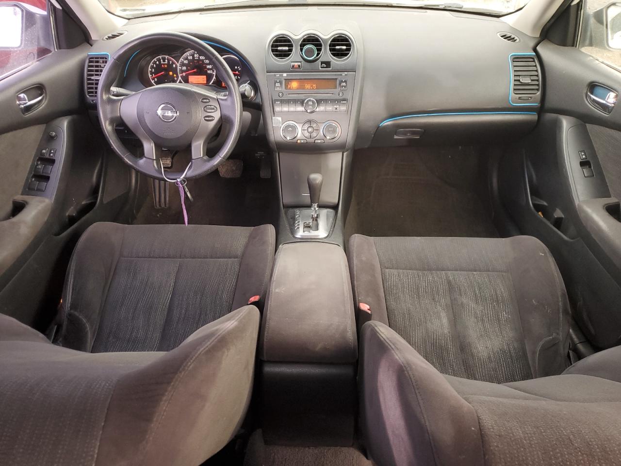 2010 Nissan Altima - Image 8
