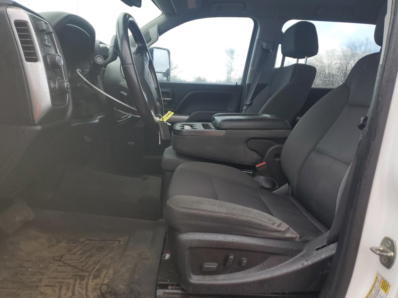 2015 Chevrolet Silverado - Image 7