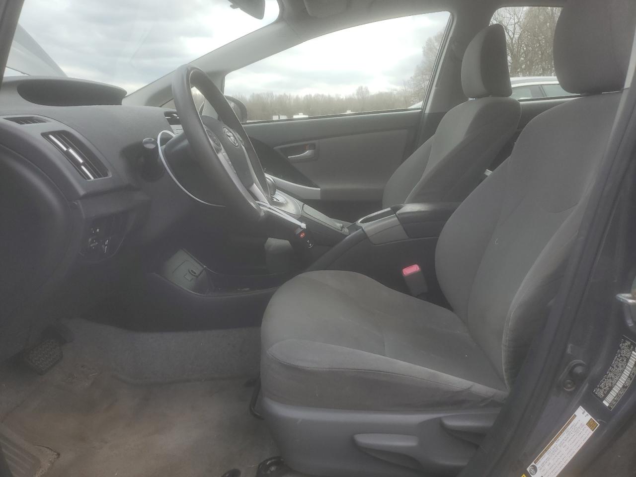 2013 Toyota Prius - Image 7
