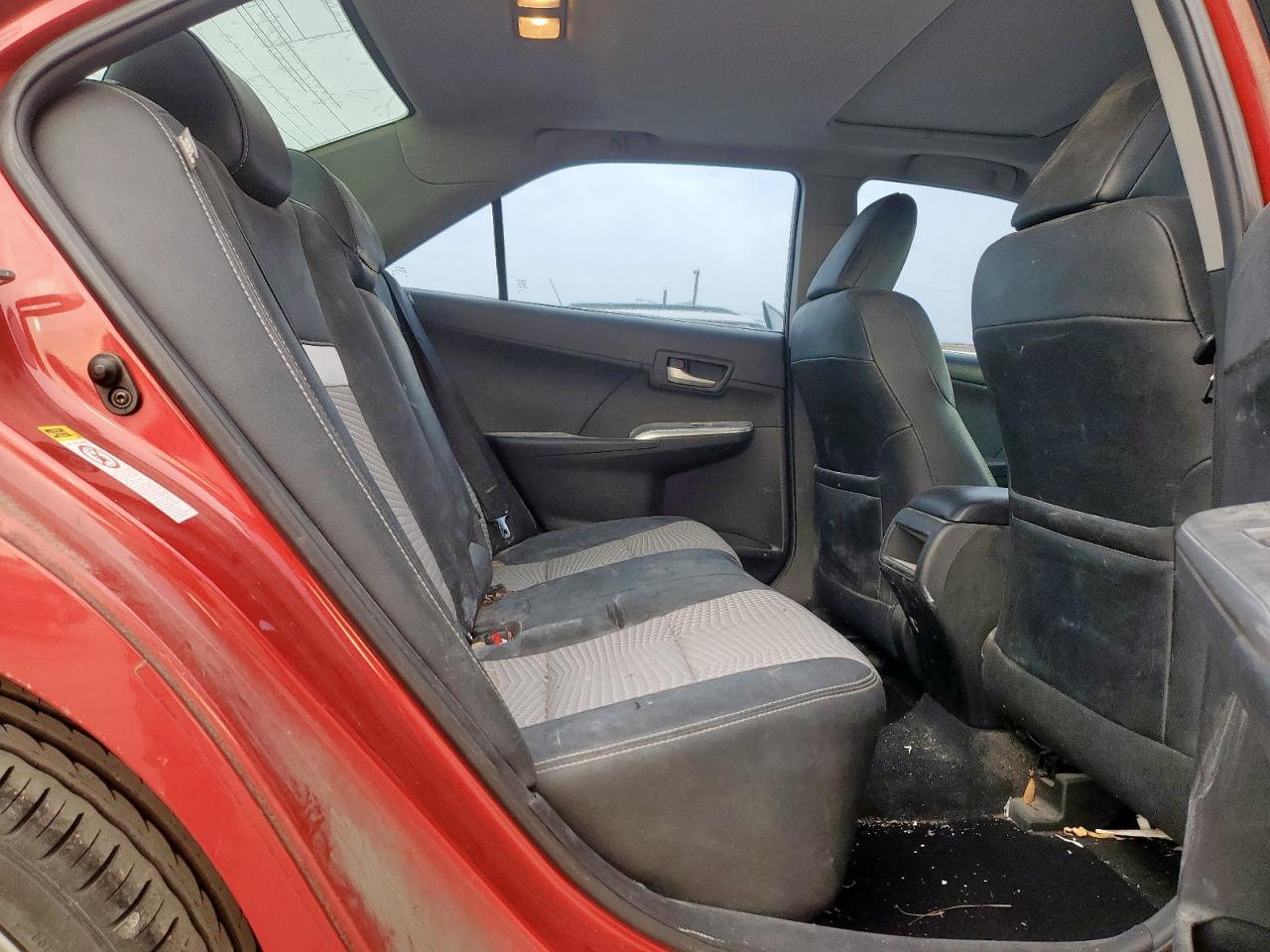 2012 Toyota Camry - Image 11