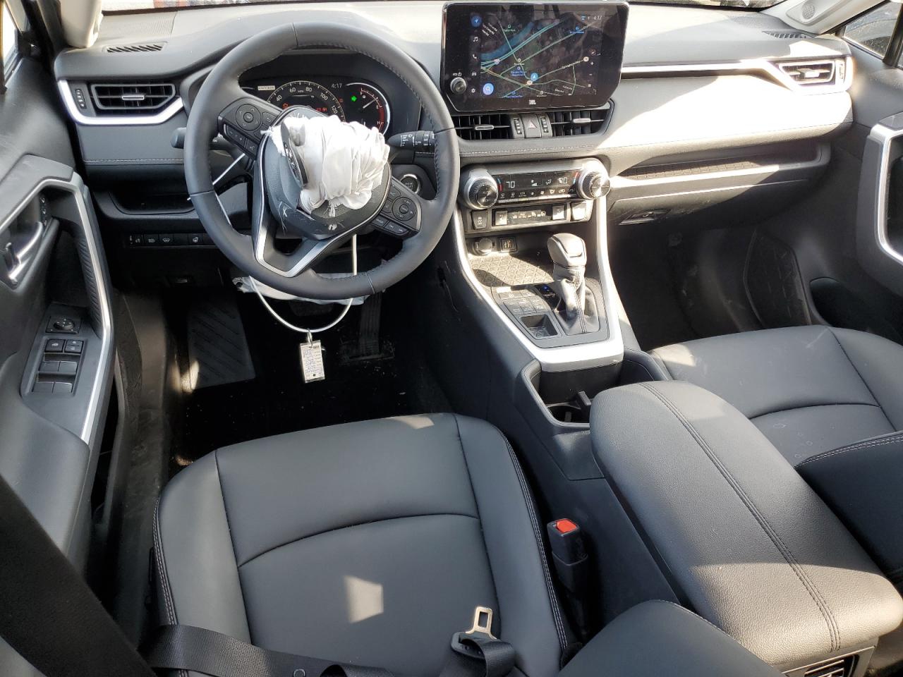 2024 Toyota RAV 4 - Image 8