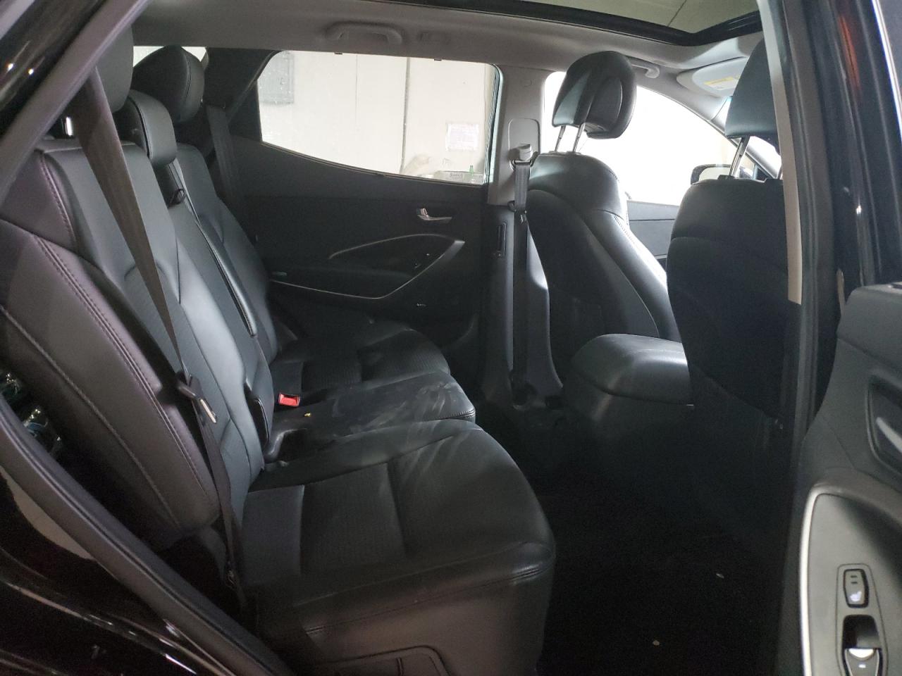 2013 Hyundai Santa Fe - Image 10