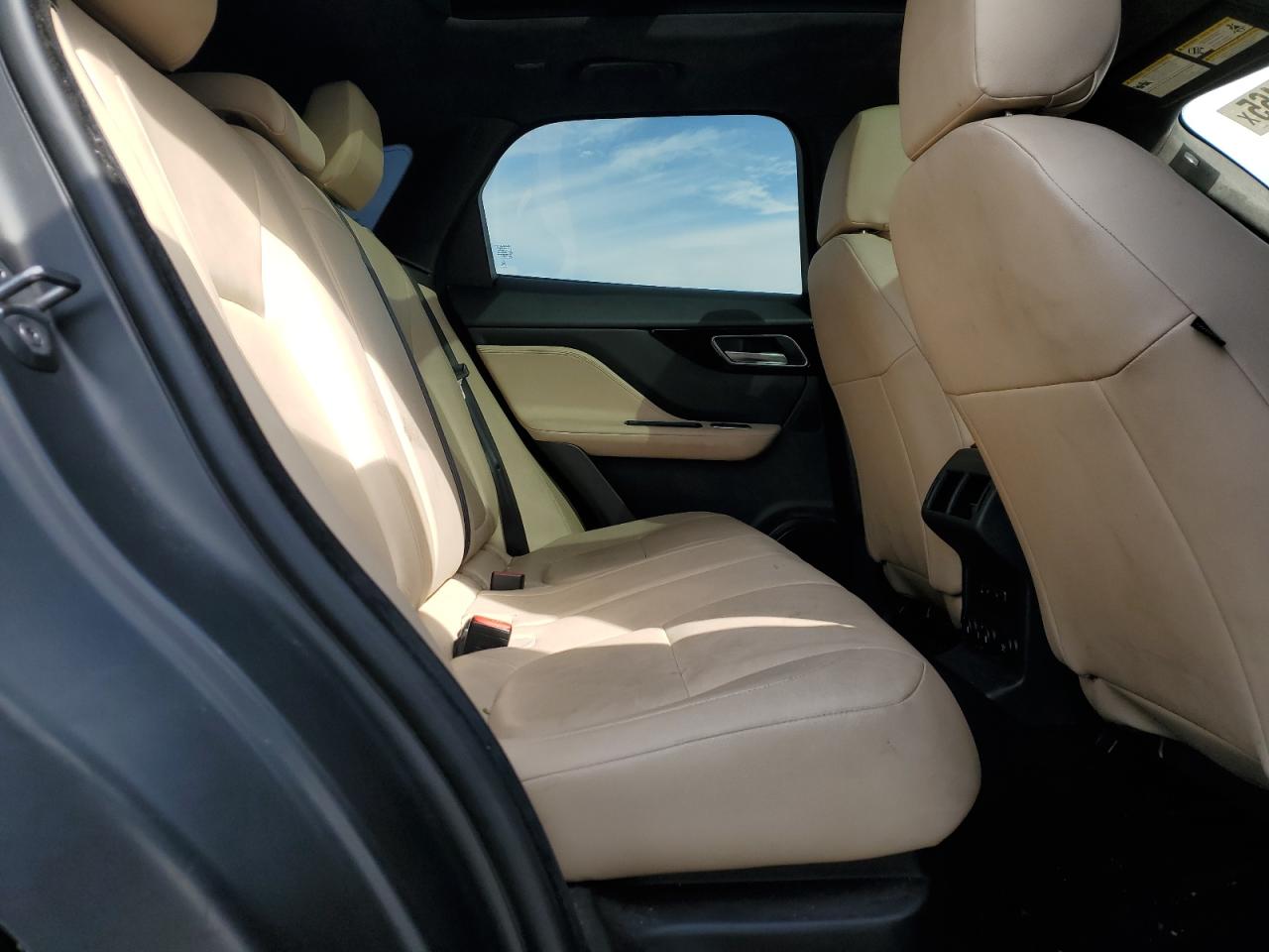 2020 Jaguar F-Pace - Image 11