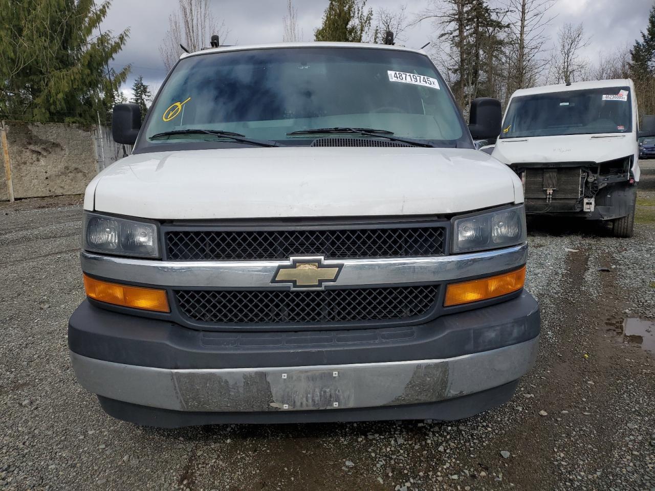 2018 Chevrolet Express - Image 5