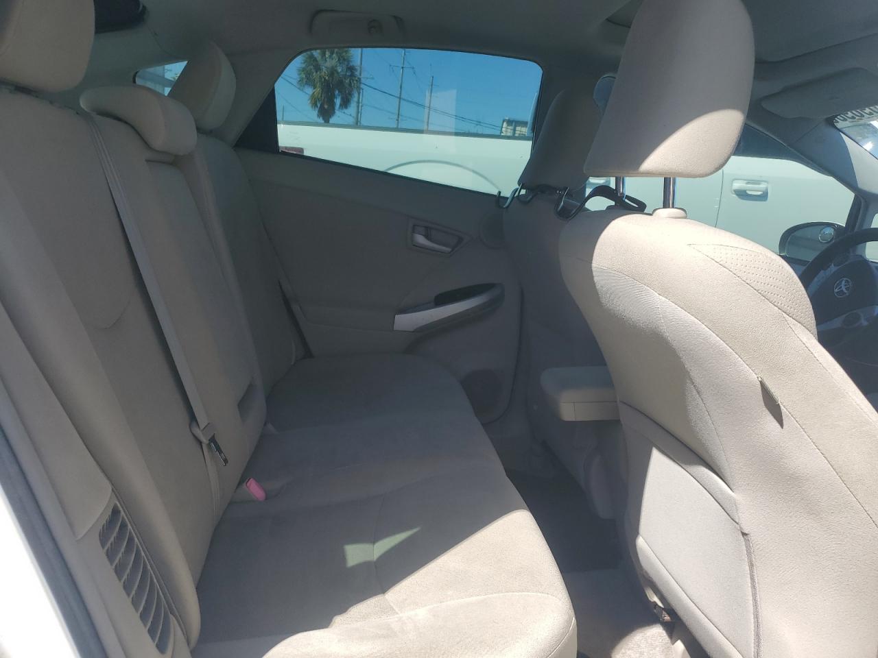 2011 Toyota Prius - Image 11