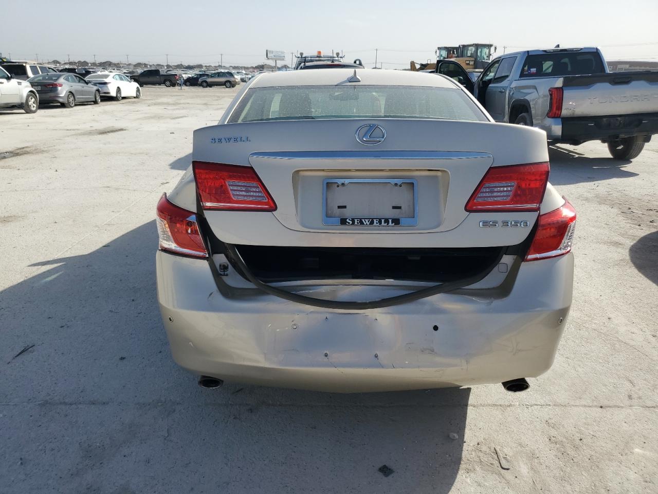 2011 Lexus ES - Image 6
