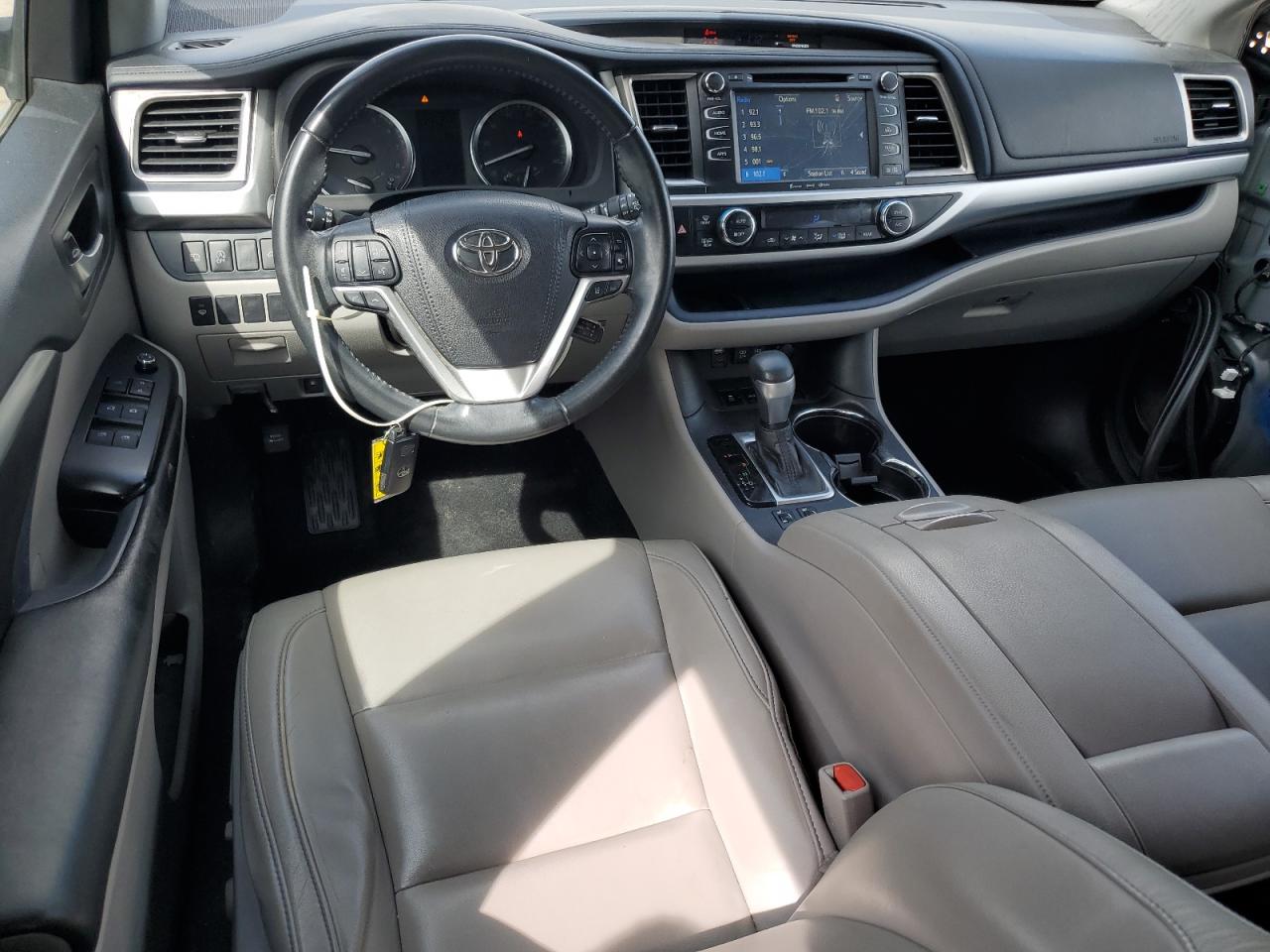 2018 Toyota Highlander - Image 8