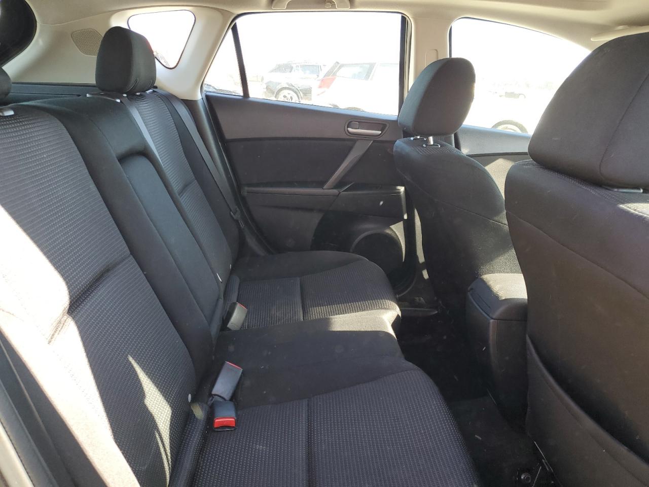 2012 Mazda 3 - Image 10
