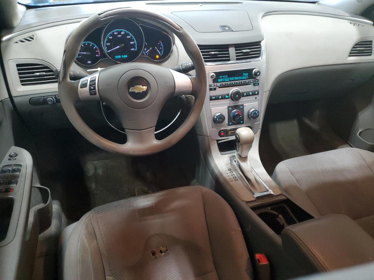 2011 Chevrolet Malibu - Image 8