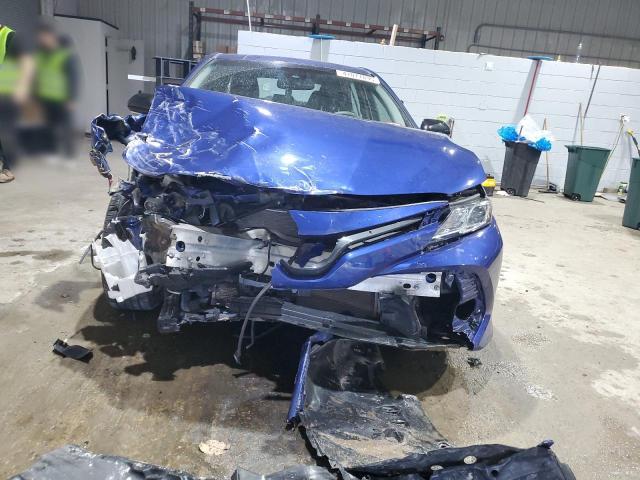  TOYOTA CAMRY 2018 Granatowy