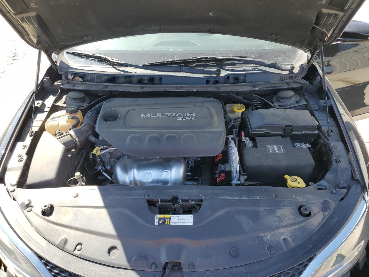 2016 Chrysler 200 - Image 11
