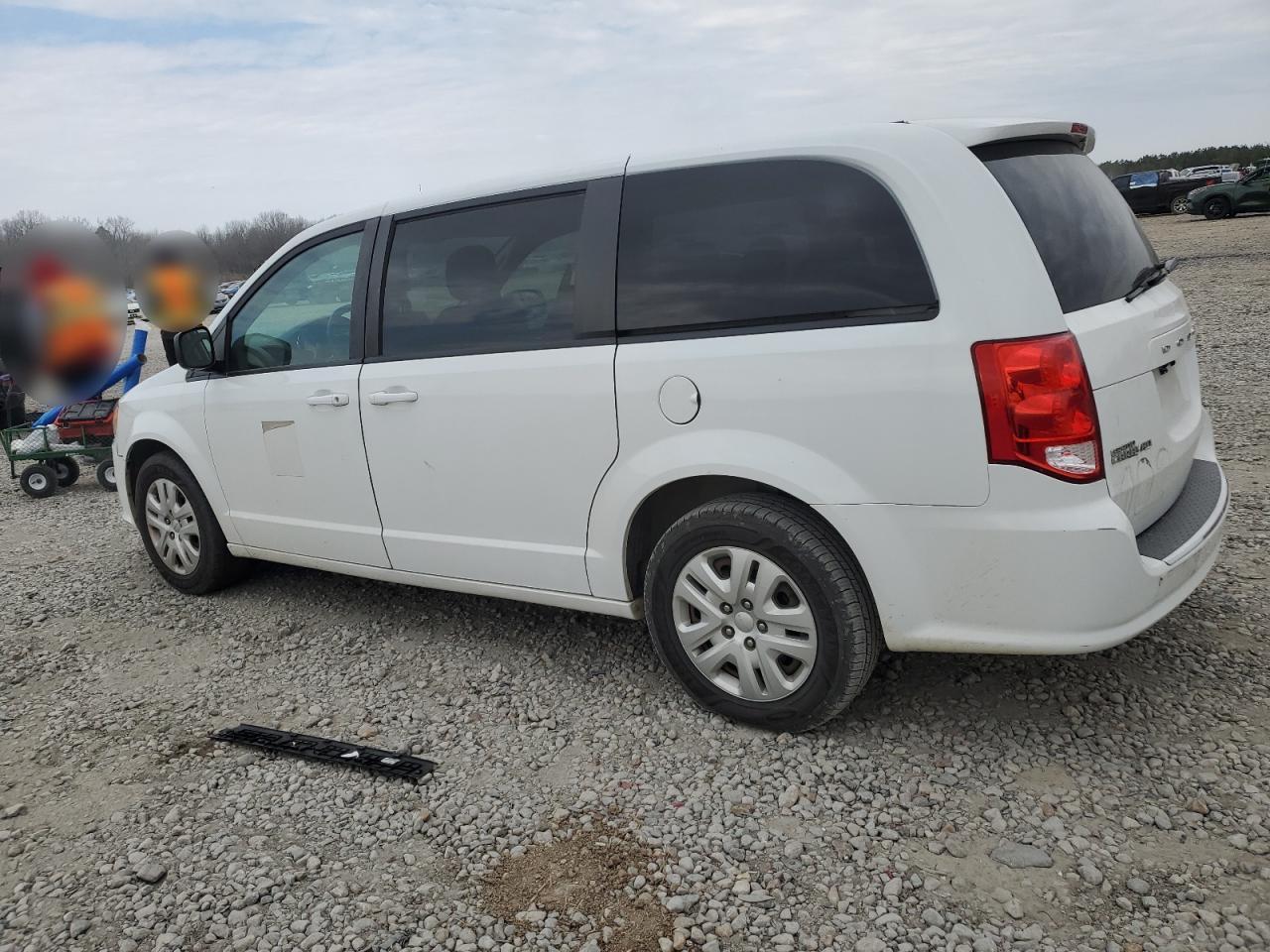 2018 Dodge Caravan - Image 2