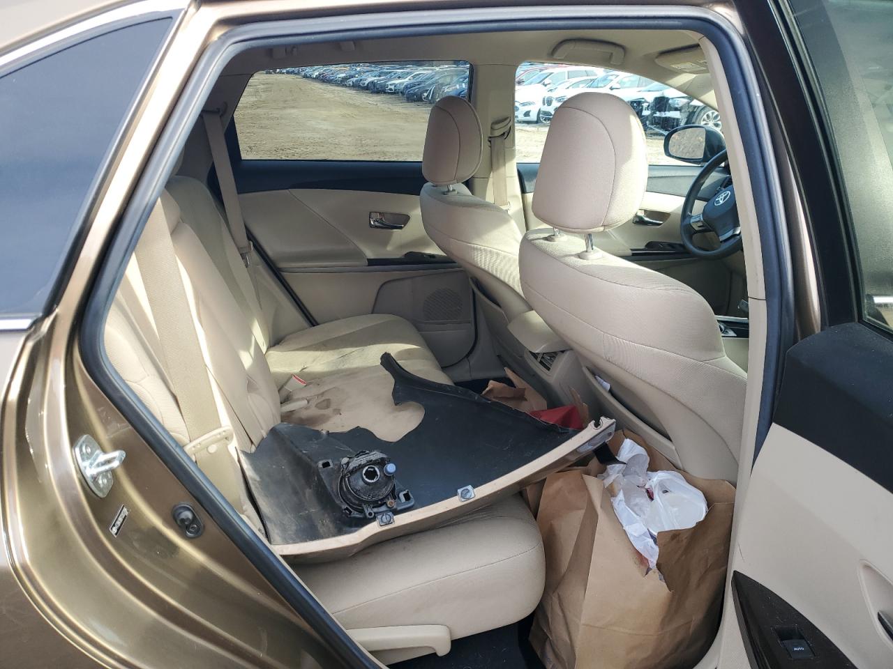 2012 Toyota Venza - Image 11