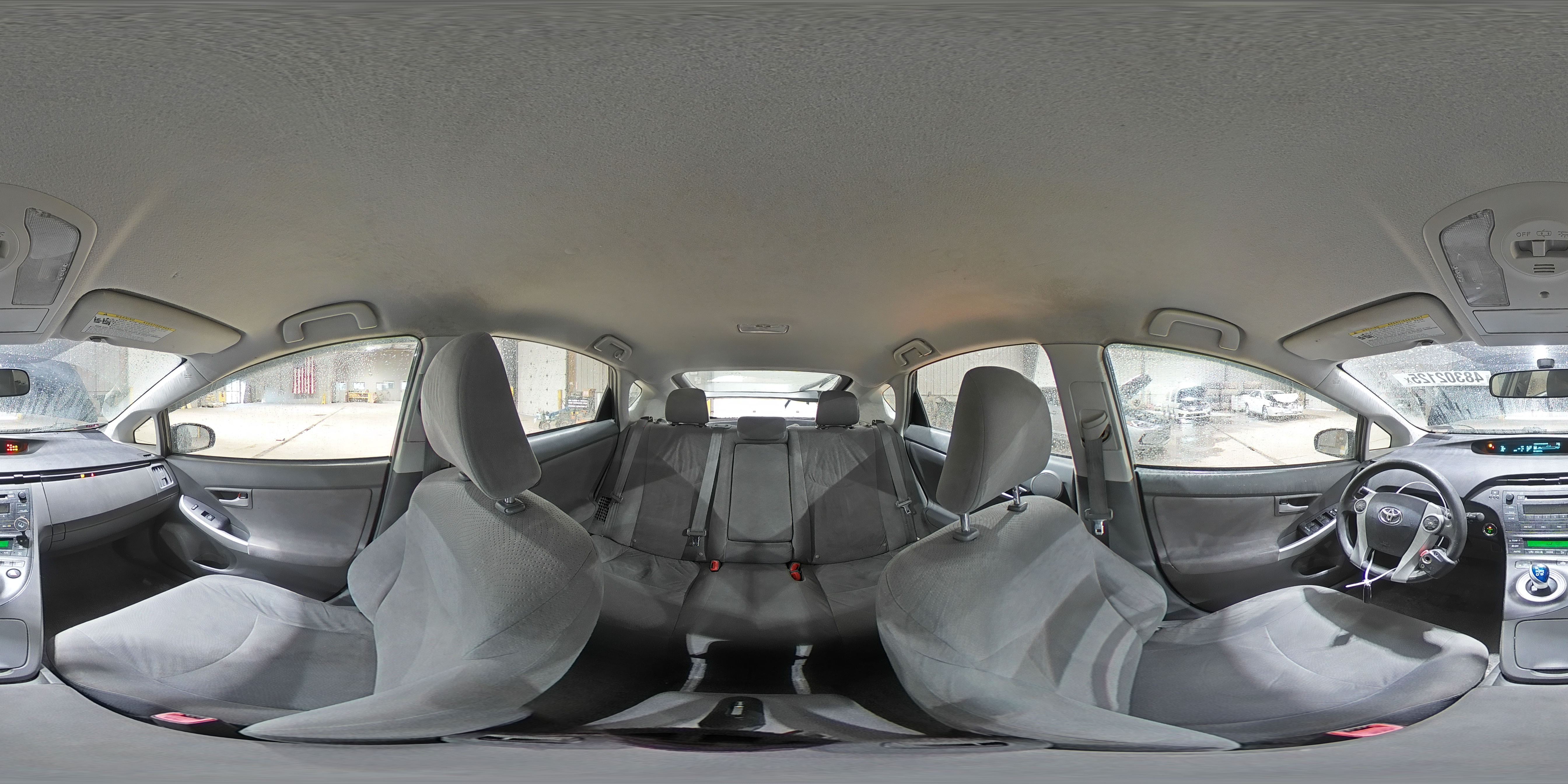 2010 Toyota Prius - Image 12
