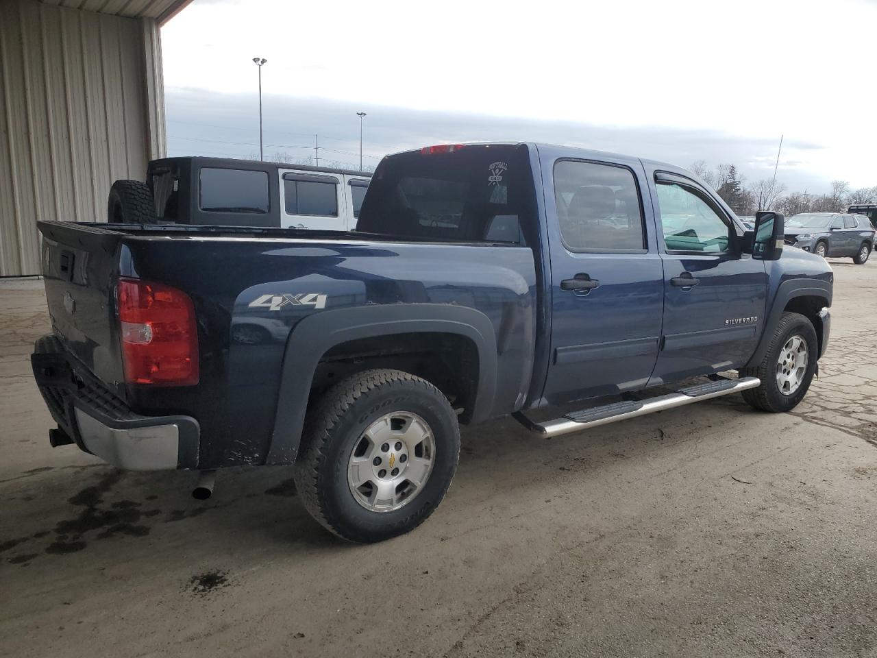 2010 Chevrolet Silverado - Image 3