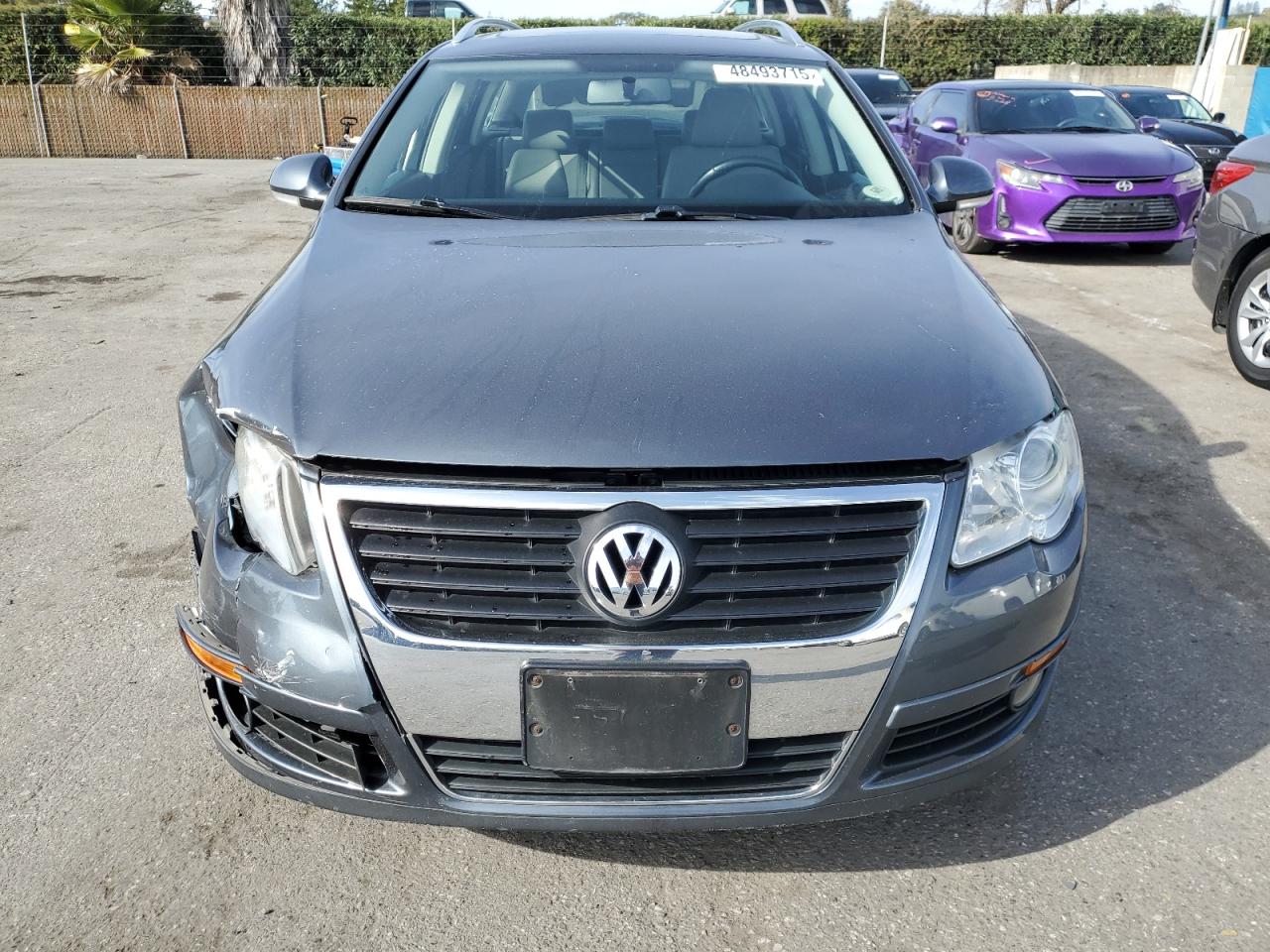 2010 Volkswagen Passat - Image 5