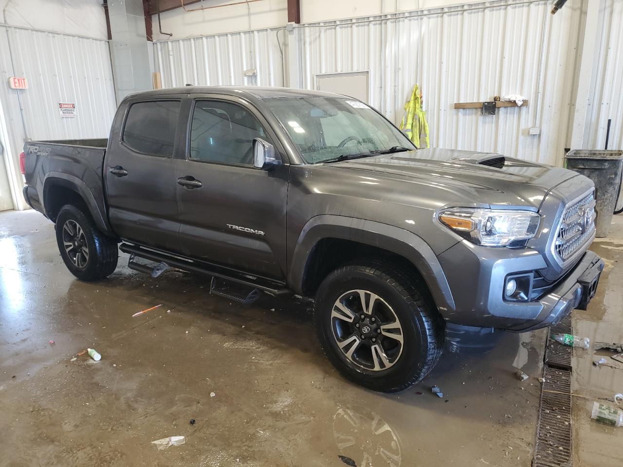 2016 Toyota Tacoma - Image 4