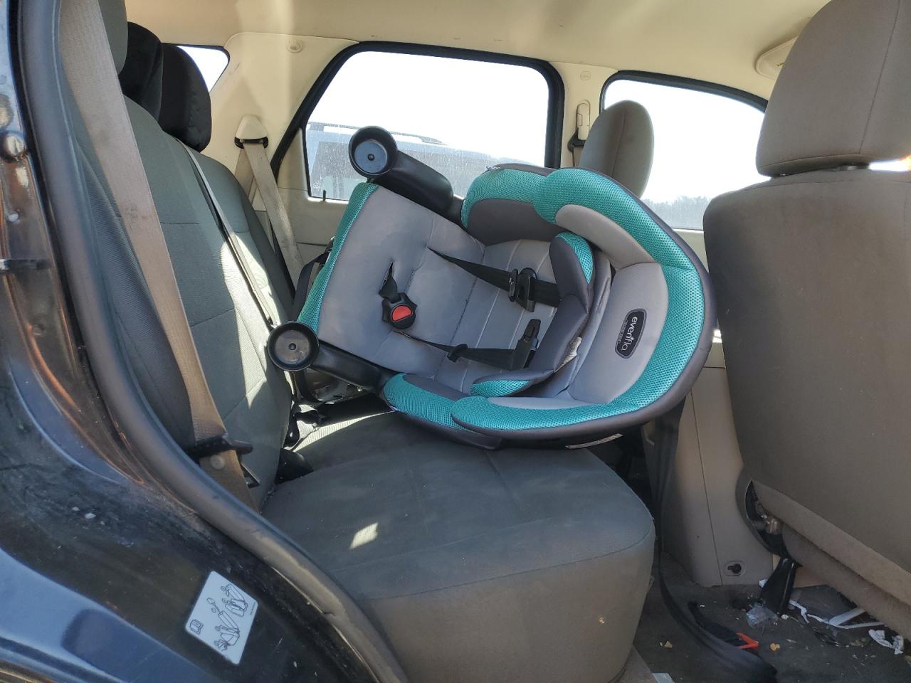 2011 Ford Escape - Image 11